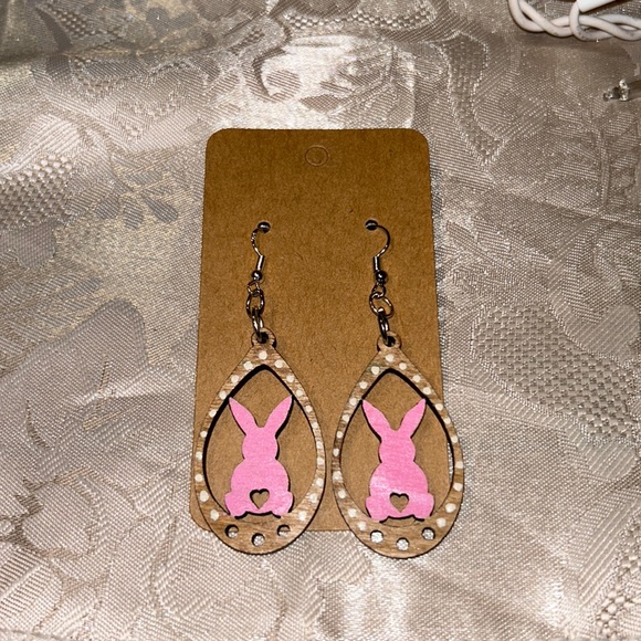 NWT Handmade Pink Bunny Easter Holiday Painted Wooden Earrings - Picture 2 of 7
